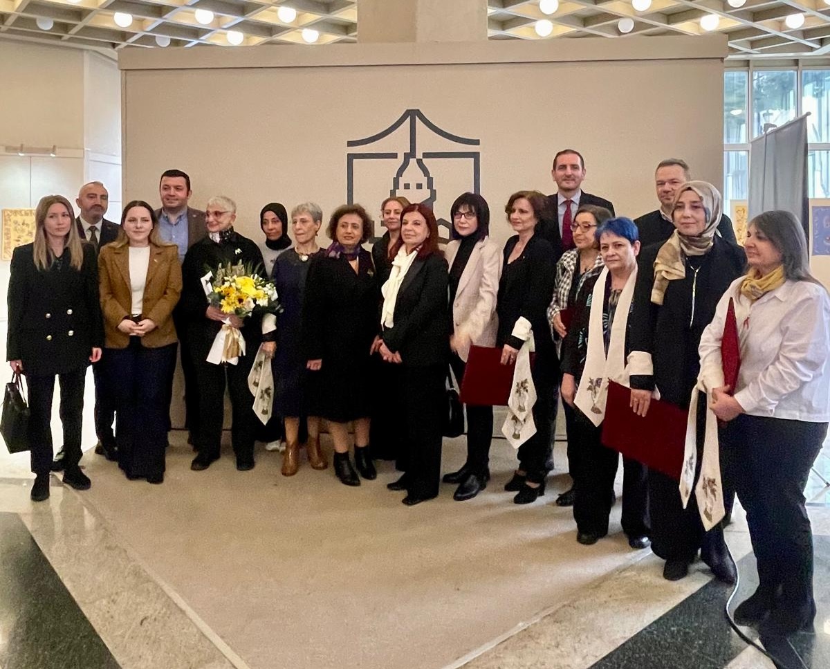 Veliye Martı’dan Ustalık Mührü: “Yazma Tutan Eller İcazet Sergisi” Açıldı